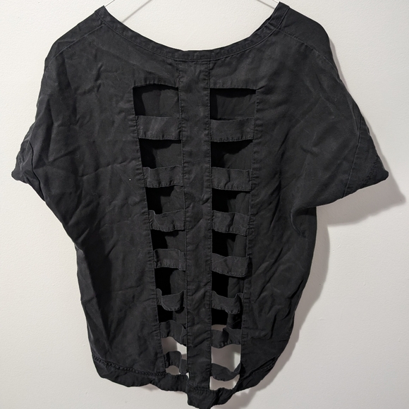 Knot Sisters Open Back Top - US S - Picture 3 of 6